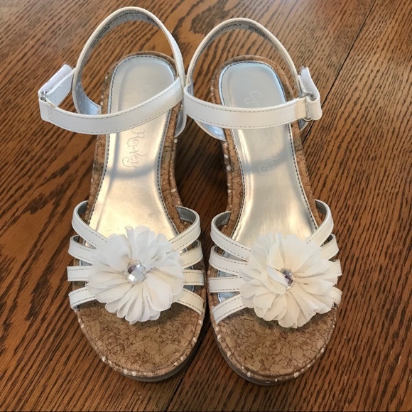 white wedge sandals size 3